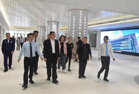 市政府副市长黄振球到珠海市中西医结合医院检查指导工作